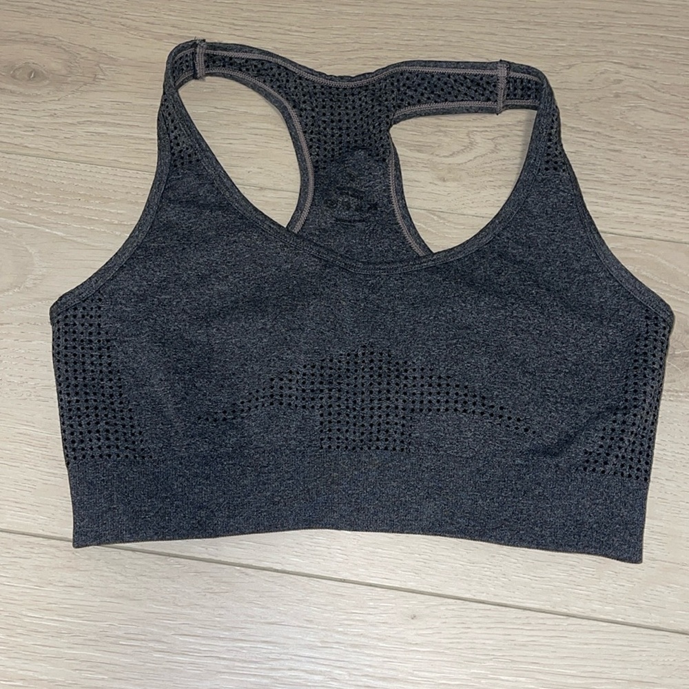 Euc NVGTN Sports Bra sz Small
